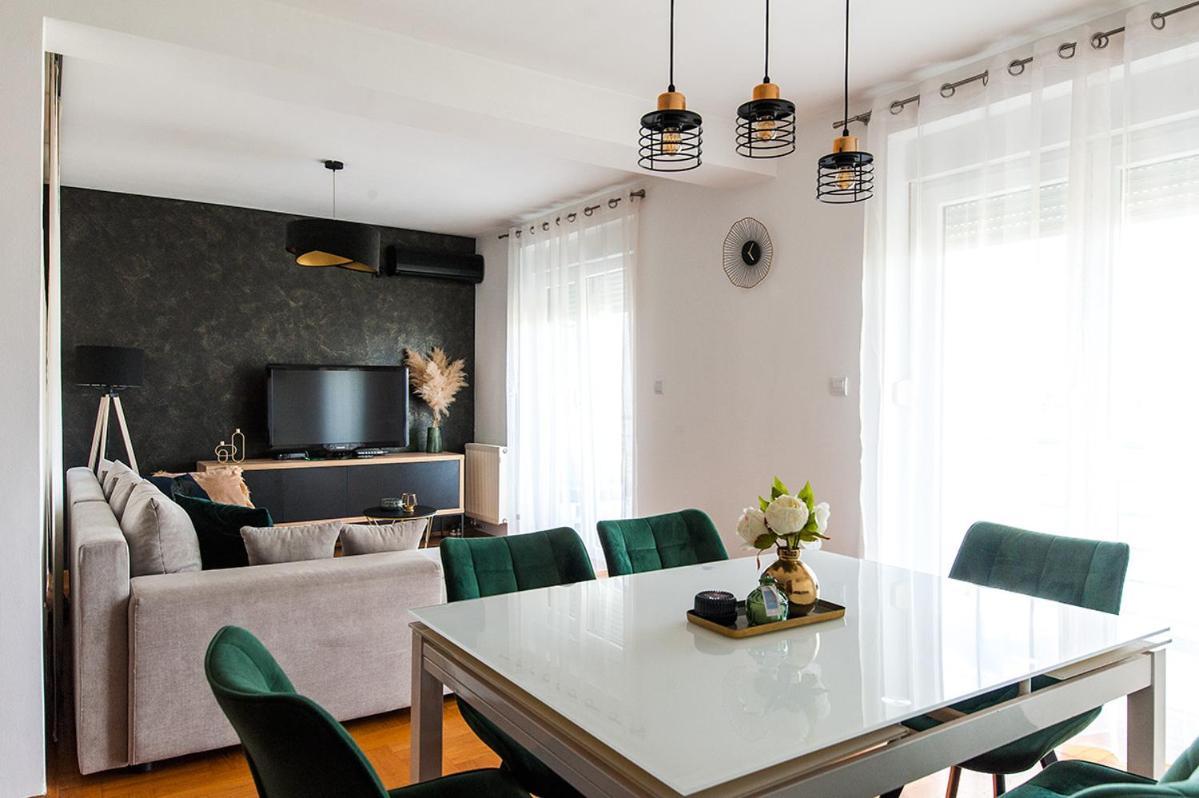 Apartment Arena